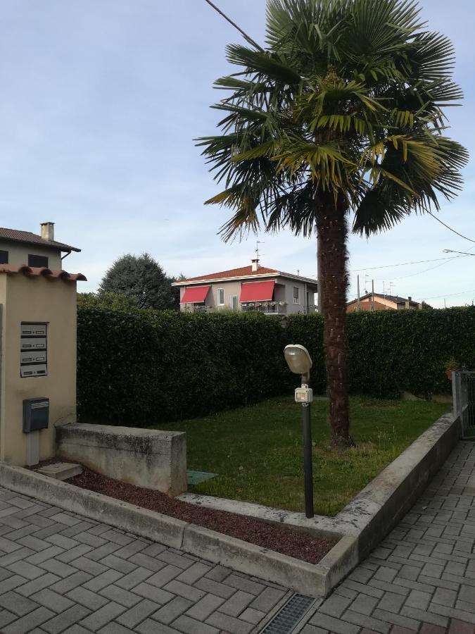 Yellow House Cir 12040 Cassano Magnago Exterior foto